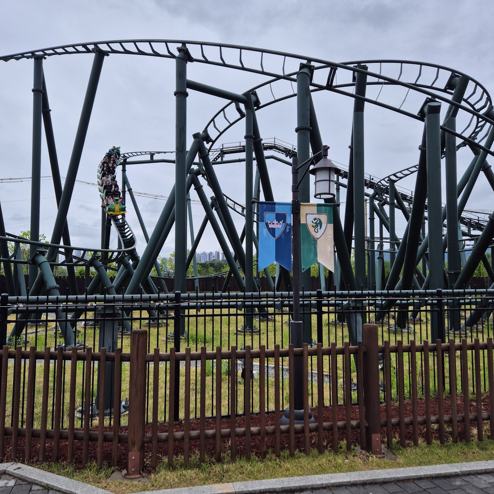 LEGOLAND Korea Dragon Coaster track in Castle zone