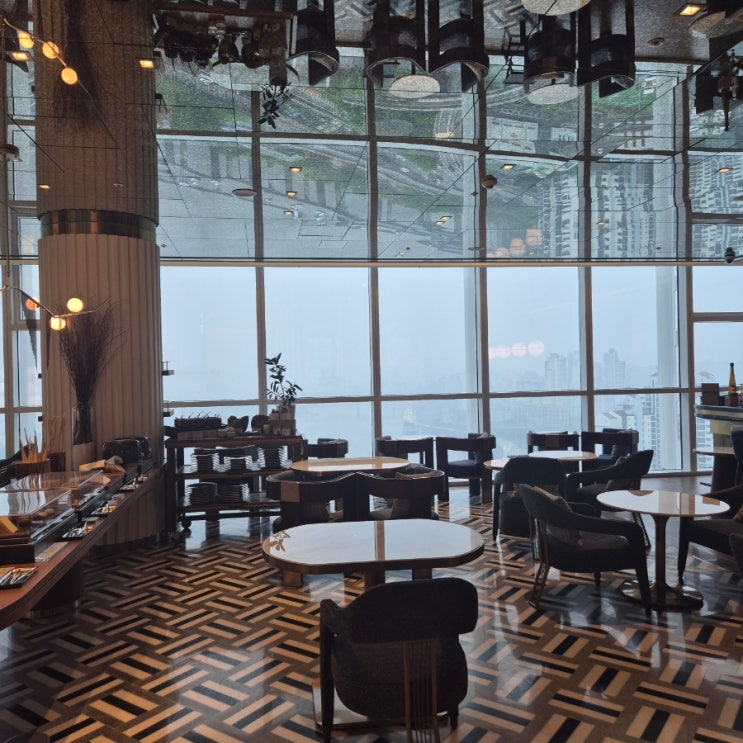 Hotel Naru Seoul M Gallery lobby arrival with European-inspired design