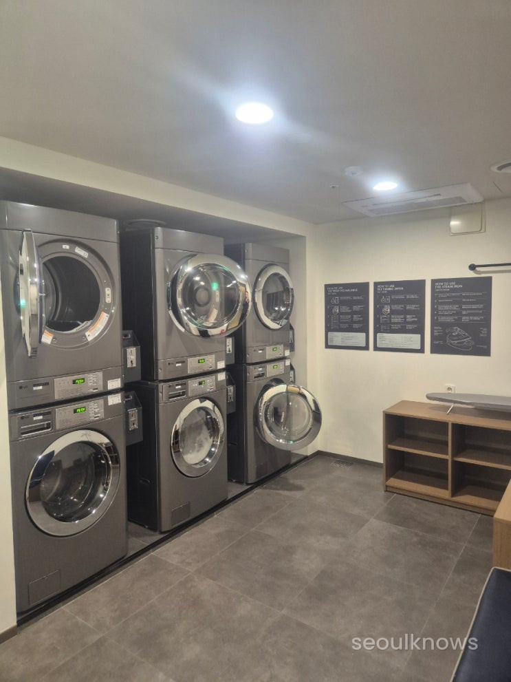 Coin laundry and self-service luggage lockers, useful for longer stays.