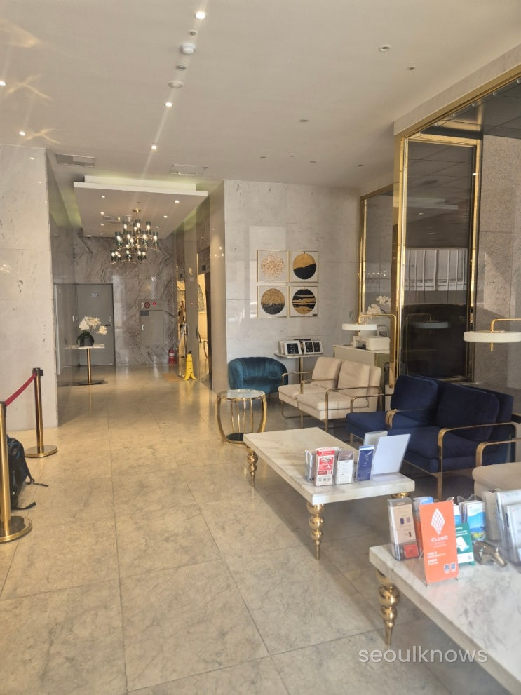 Baymond Hotel lobby and check-in