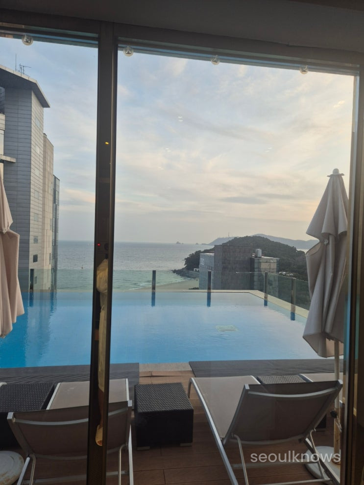 Baymond Hotel rooftop pool and Haeundae view