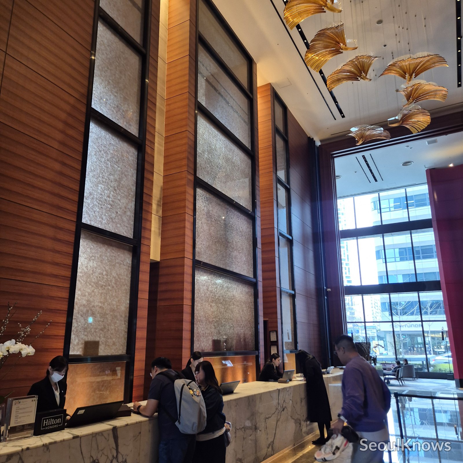 Conrad Seoul lobby lounge