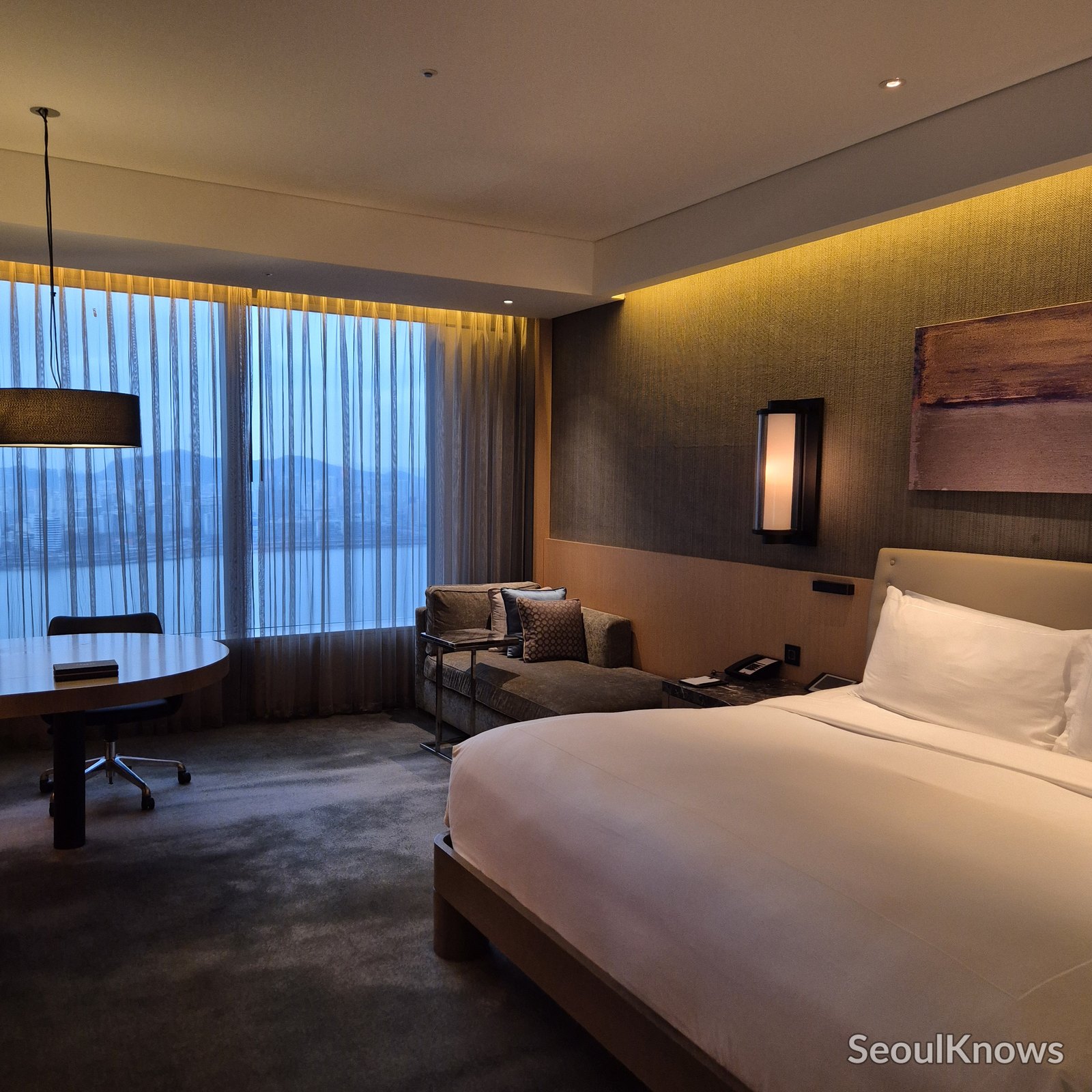 Conrad Seoul bed