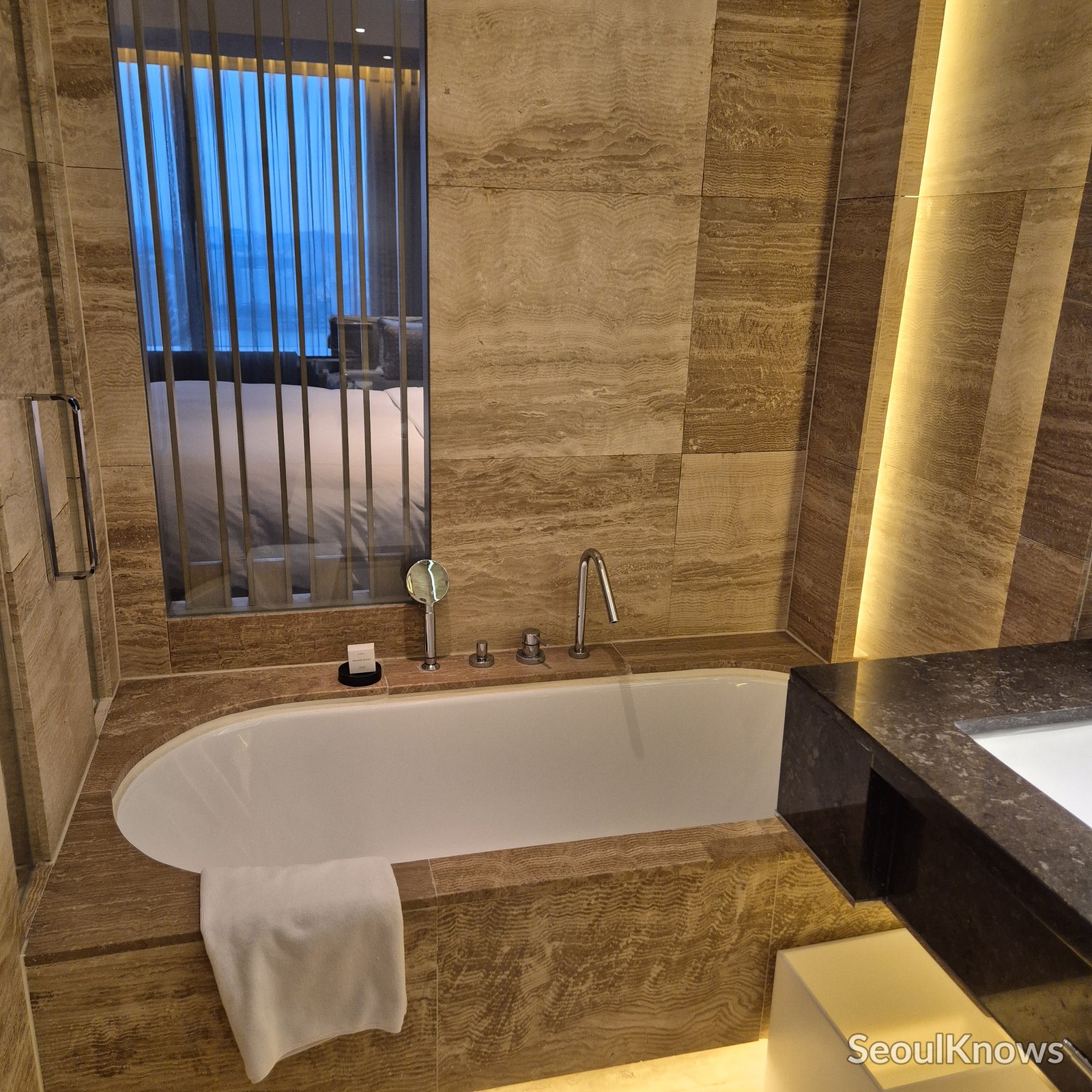 Conrad Seoul bathtub by the window