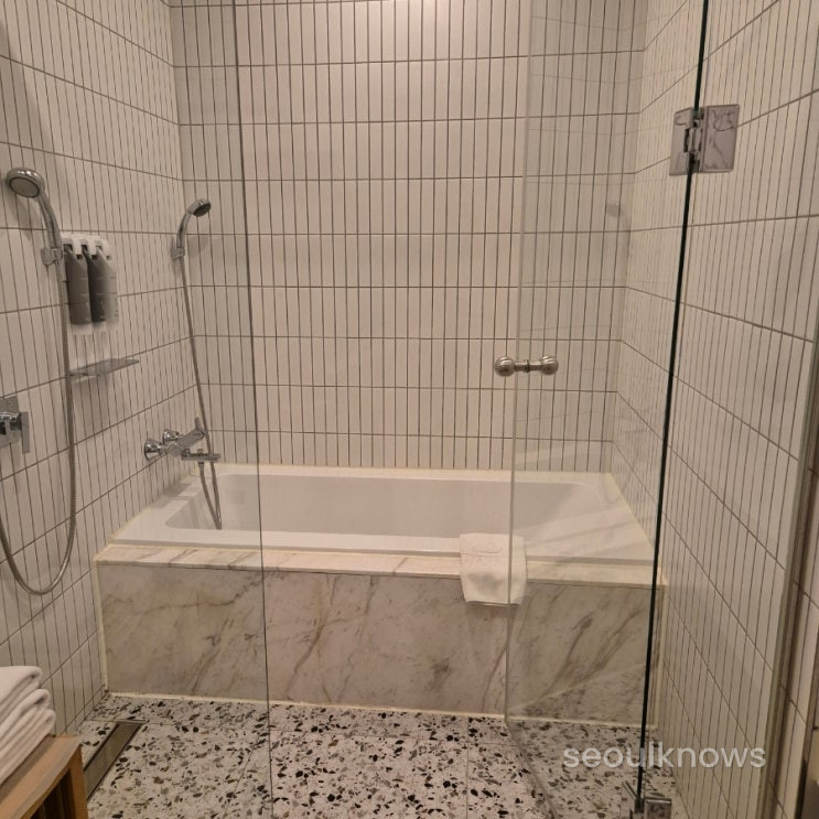 Larger bathtub for babies at Hound Garden & Terrace Haeundae