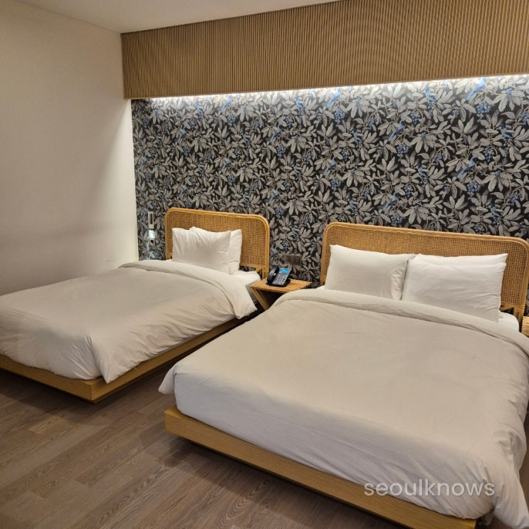 Family room with wood floor at Hound Garden & Terrace Haeundae