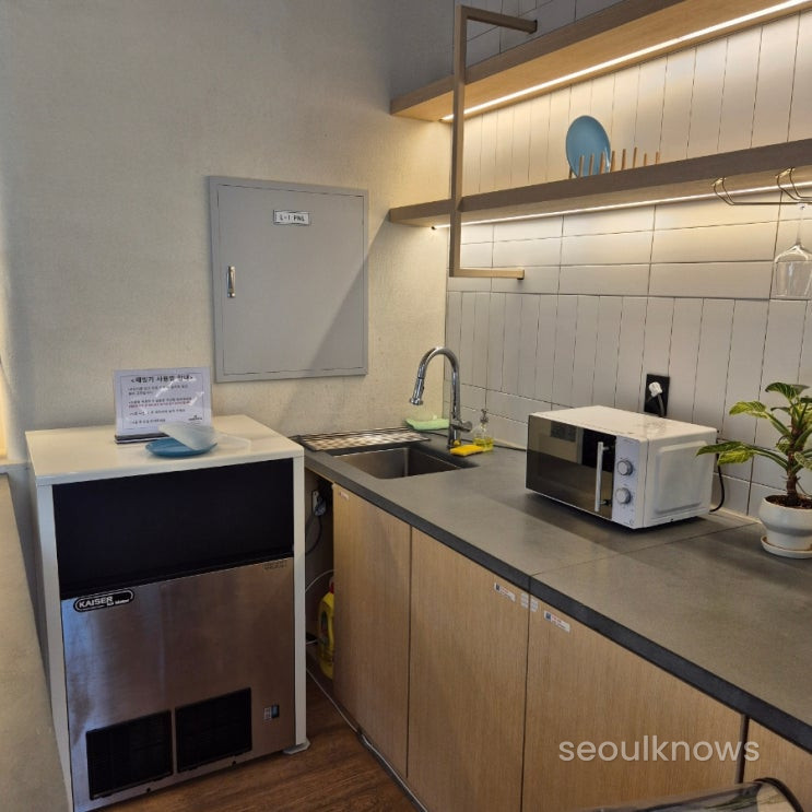 Lobby microwave and ice machine at Hound Garden & Terrace