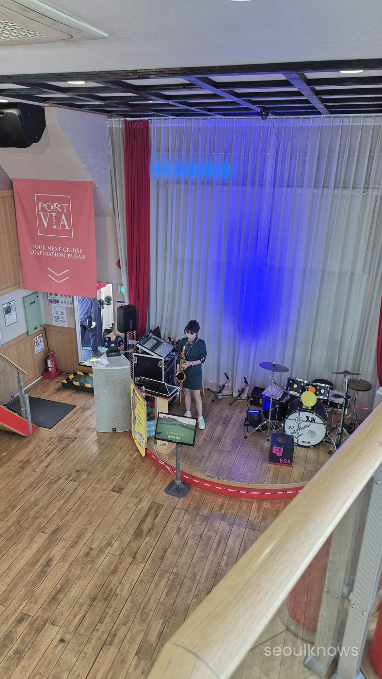 Live music stage on the Jagalchi Cruise