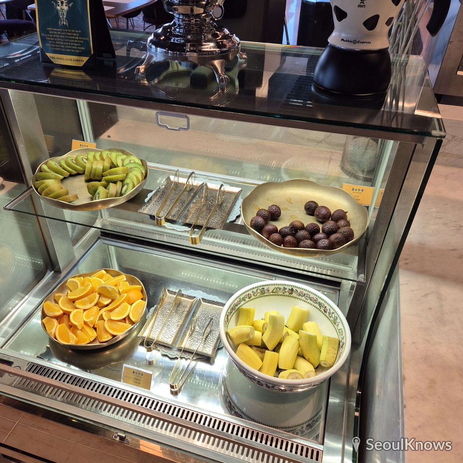 LaVALSE Hotel Busan breakfast salad and fruit