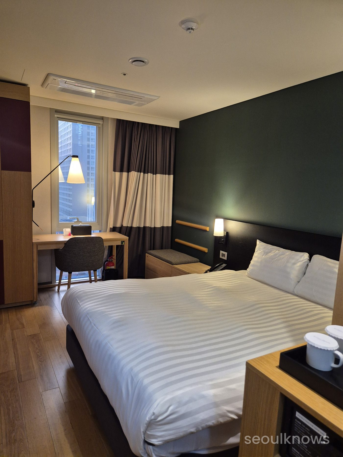 Room desk