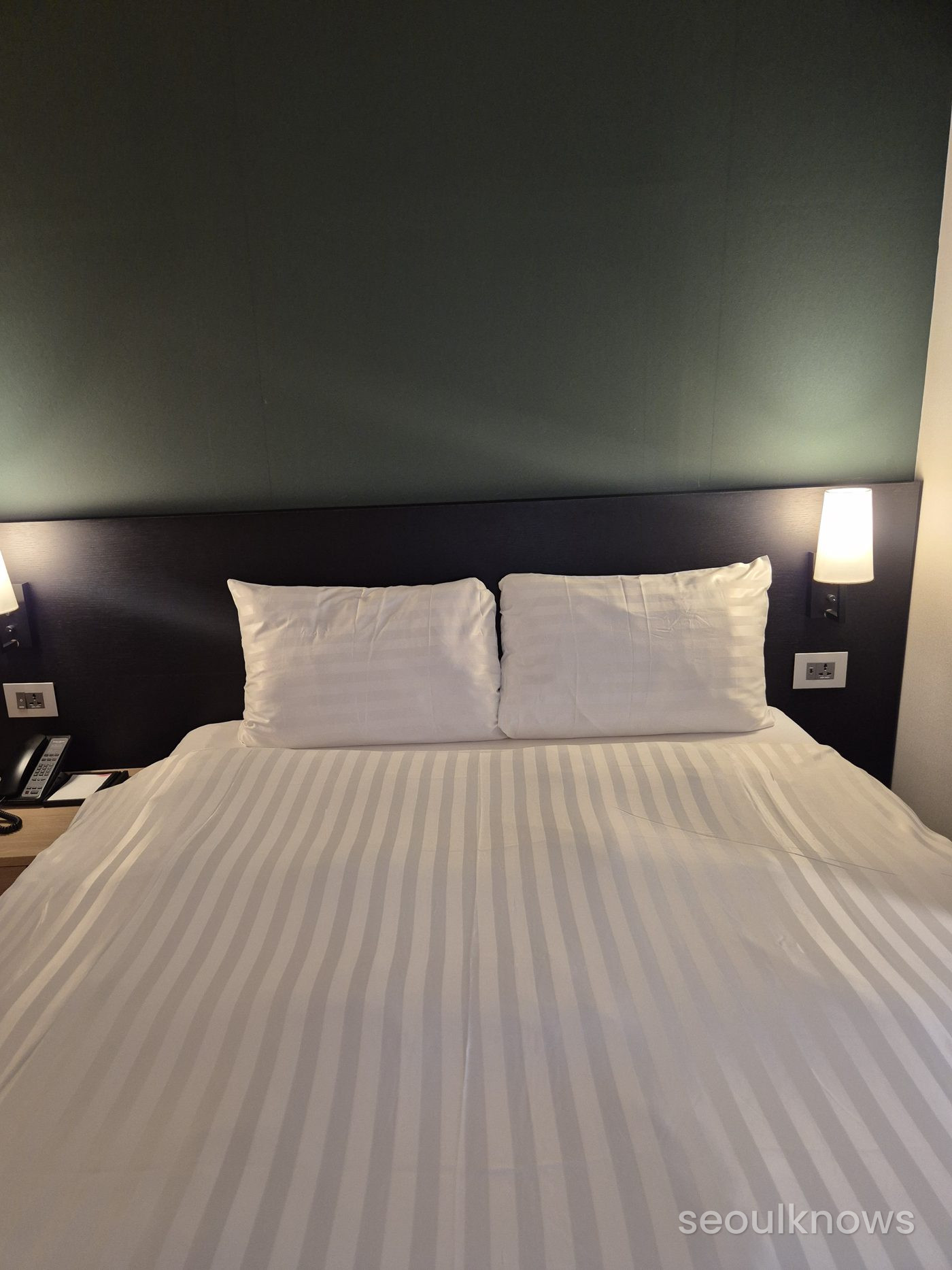 Room bed