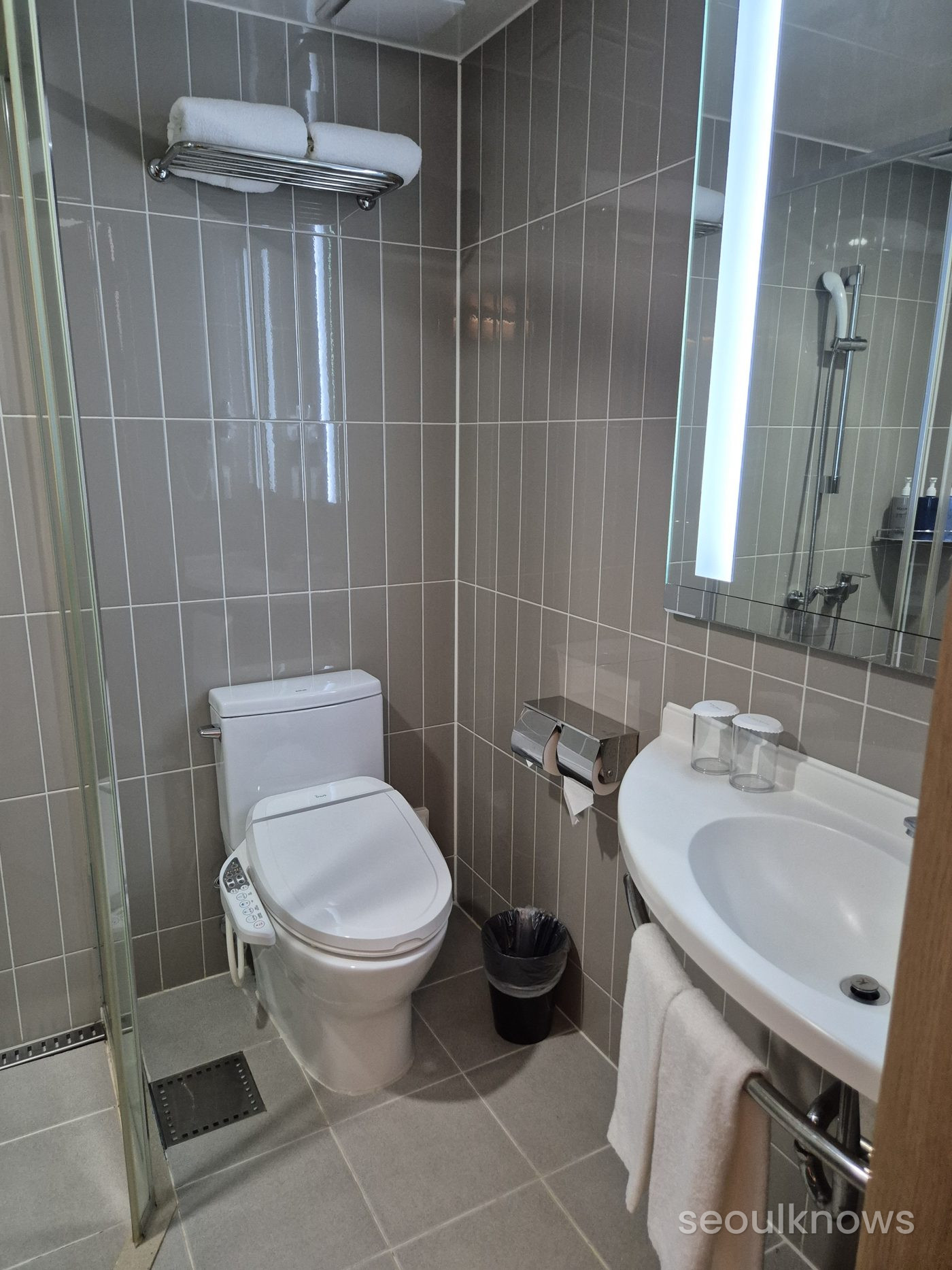 Bathroom basin