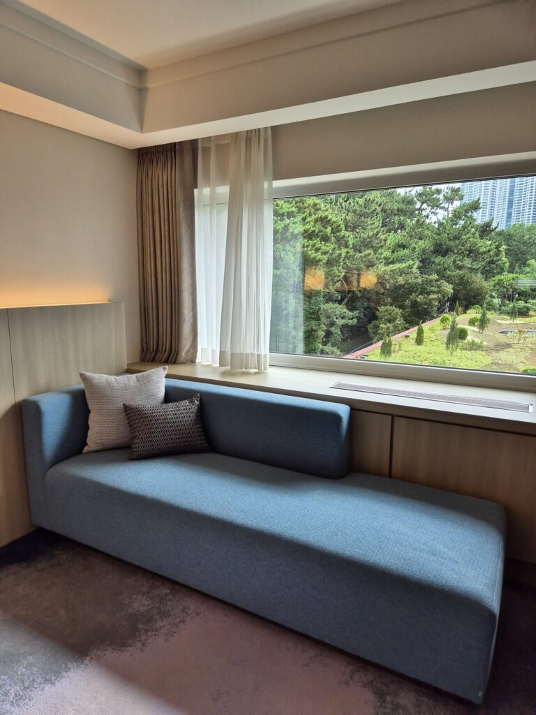 The Westin Josun Busan Executive King room 4