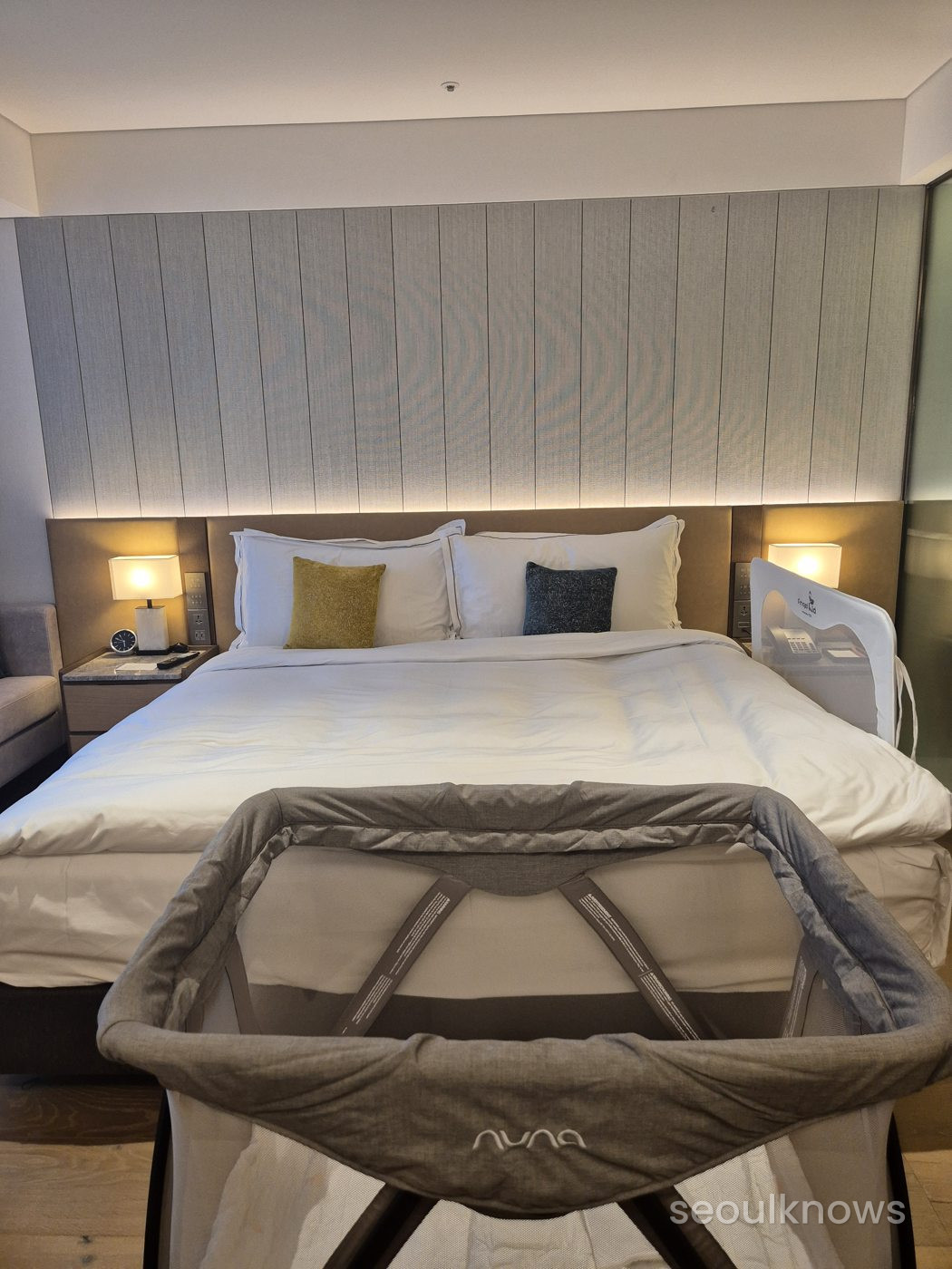 Wyndham Grand Busan room bed with safety guard