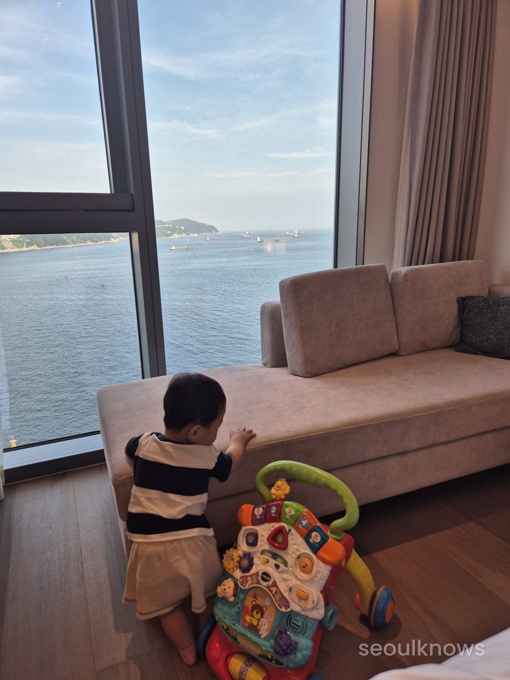 Ocean and port ships seen from a Wyndham Grand Busan room