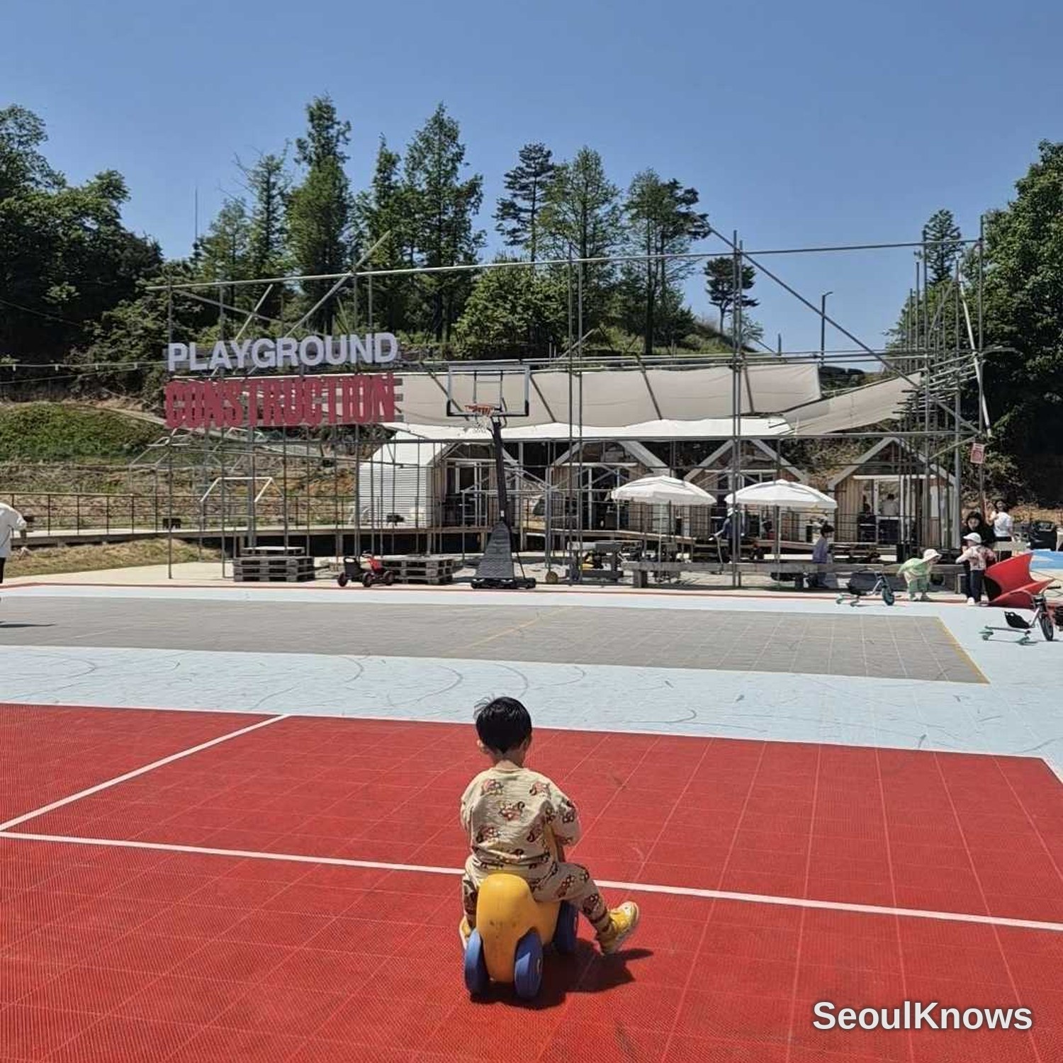 HAUS PLAY LAB child on the court