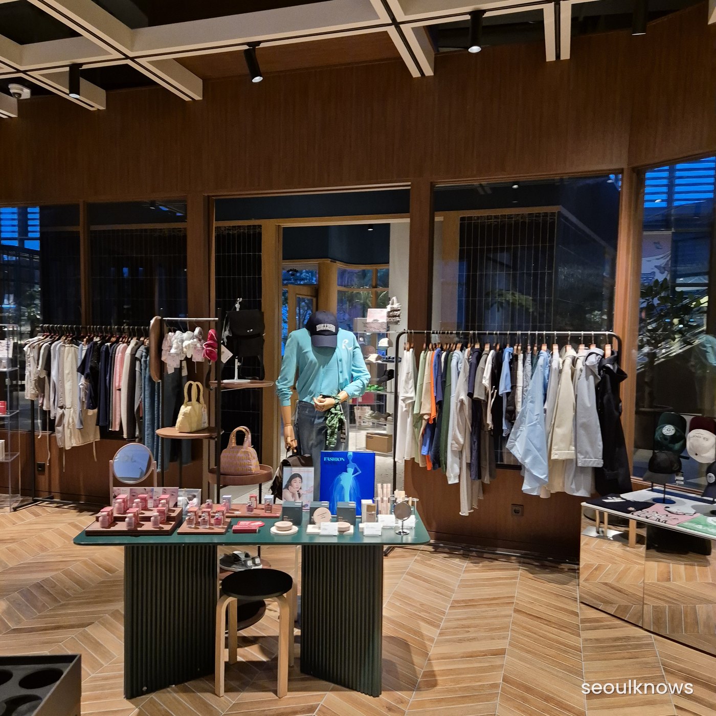 Fashion and lifestyle boutique at Village de Ananti