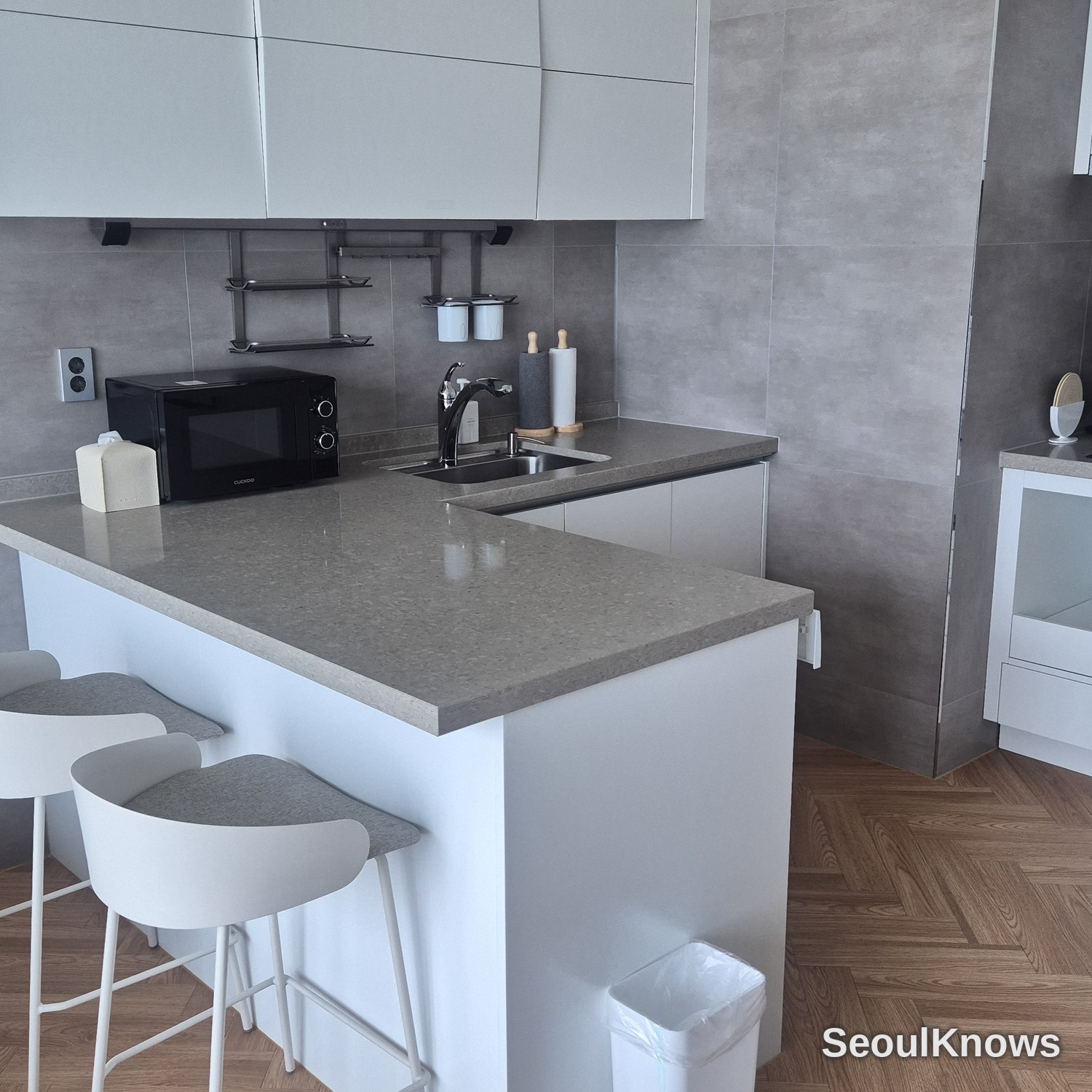 Brown Suites Busan kitchen