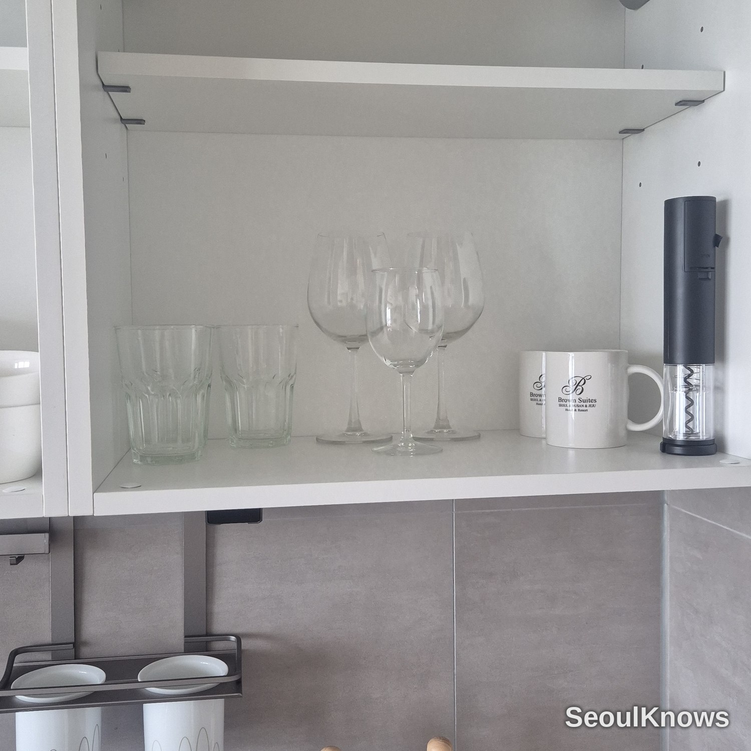 Brown Suites Busan dishware