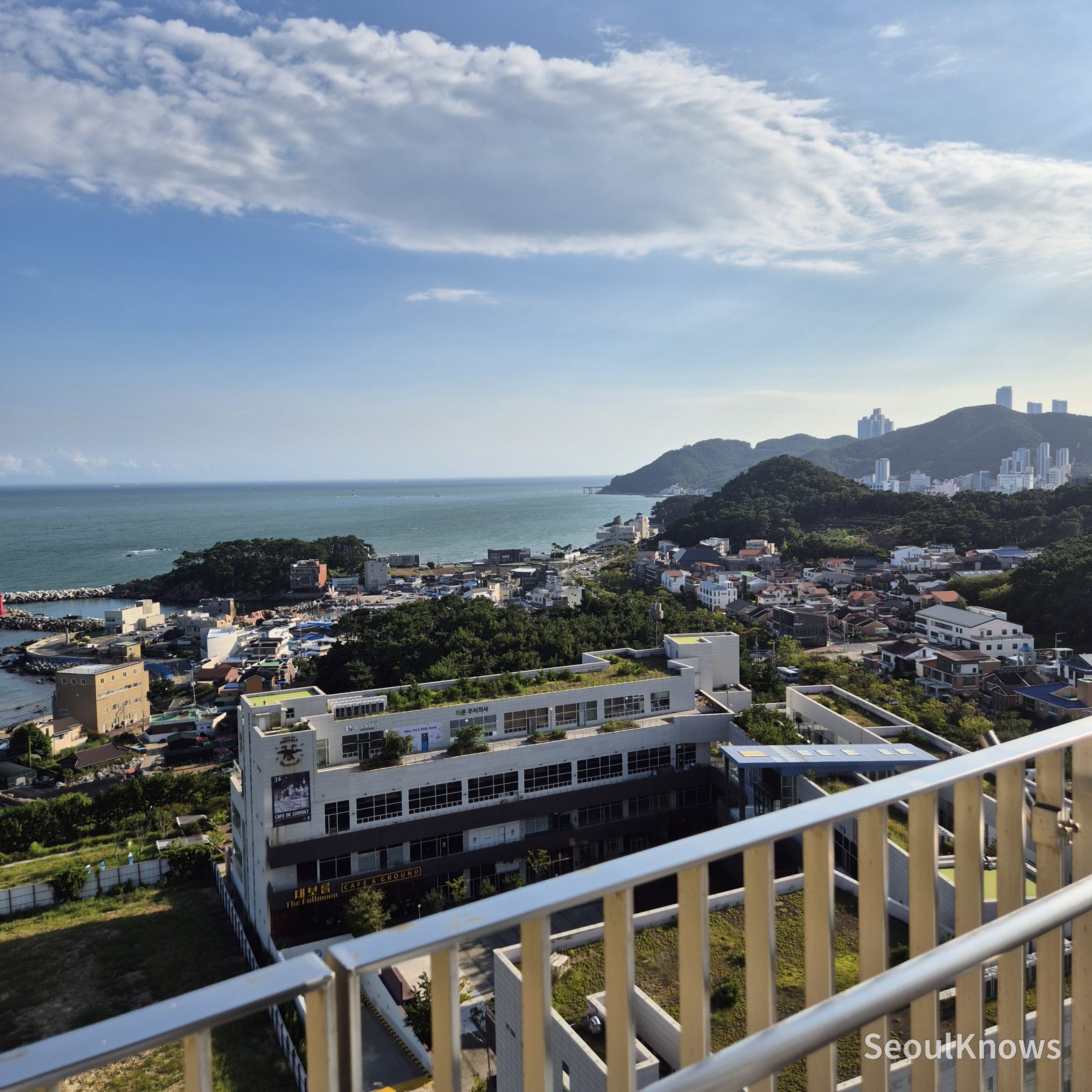 El Momento Osiria Residence, Busan: Ocean-View vs City-View (Honest Comparison)