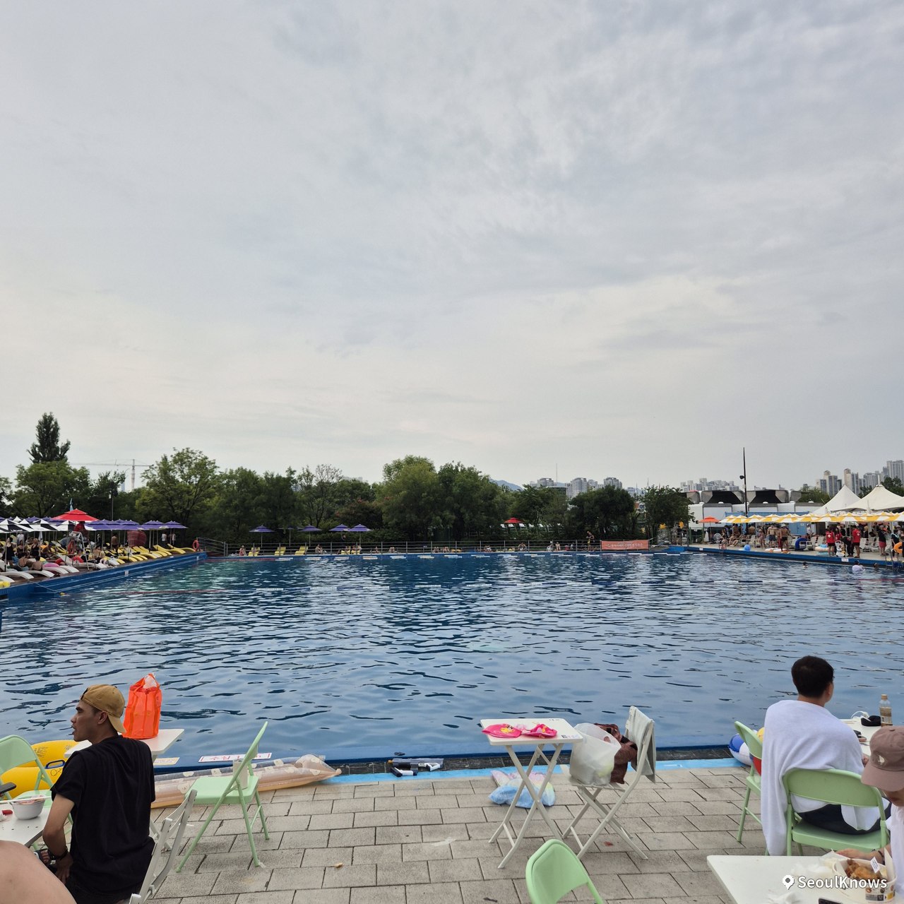 Hangang River swimming pool in Seoul