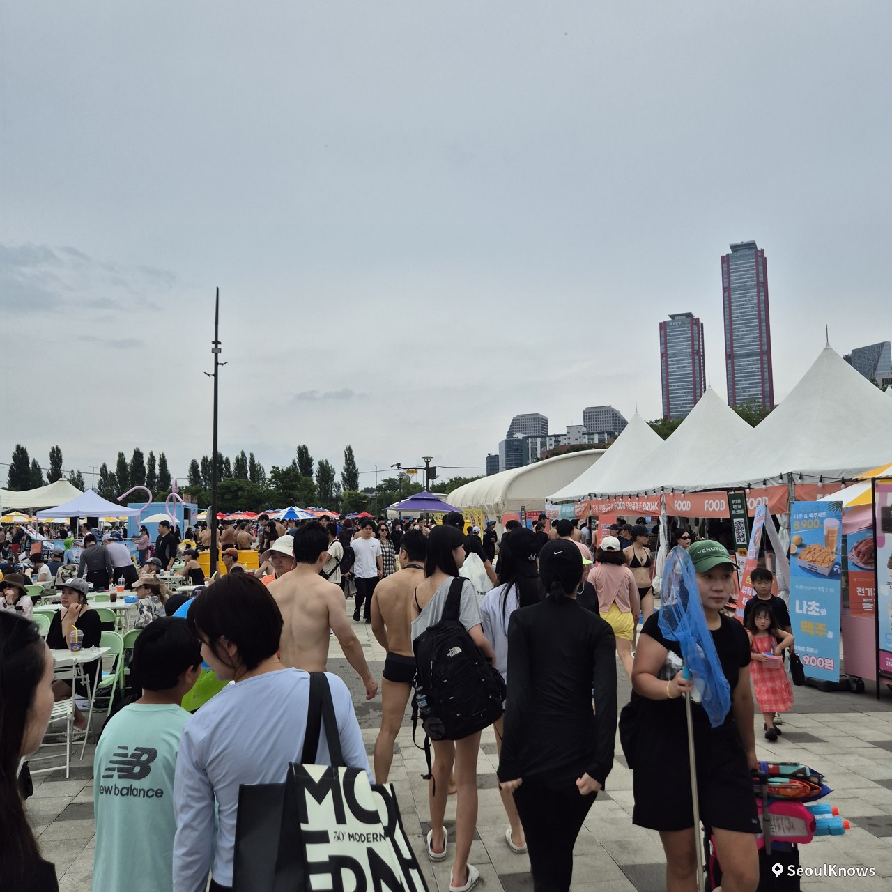Hangang River swimming pool in Seoul