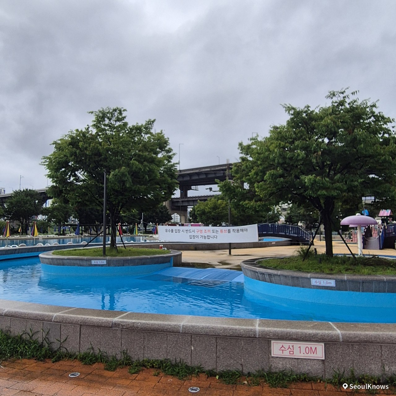Hangang River swimming pool in Seoul