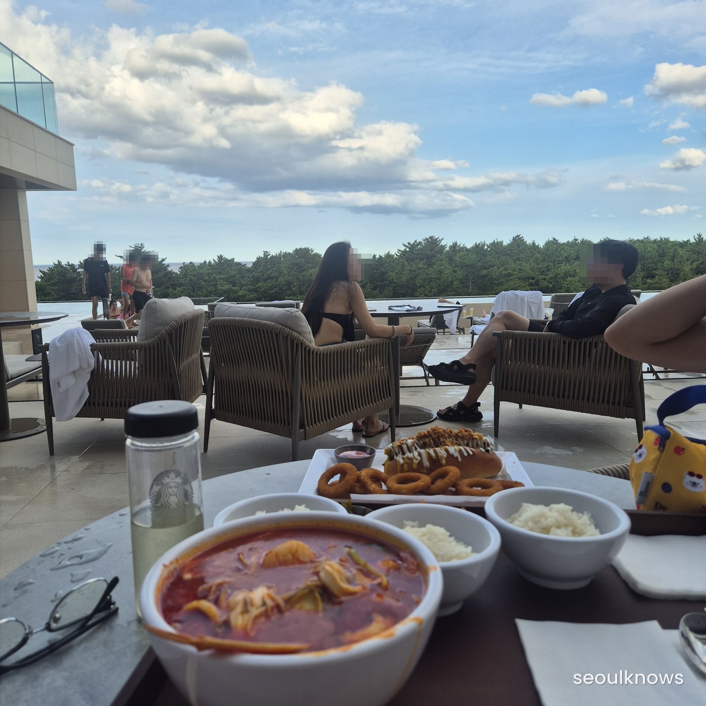 Jjamppong at the hotel poolside bar