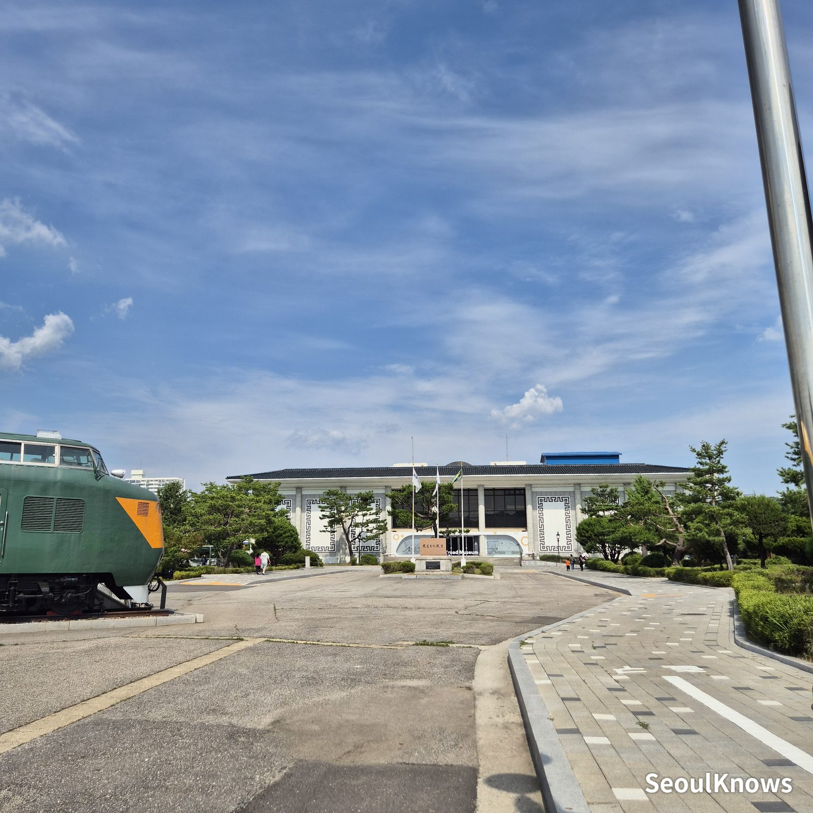 Railroad Museum, Uiwang: outdoor yard real trains up close (photo 5)