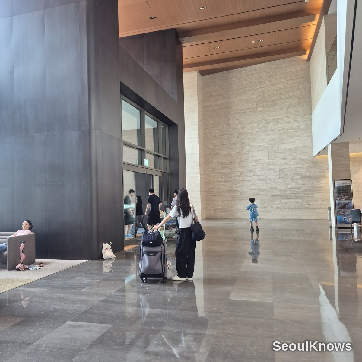 Resom Resort spacious lobby