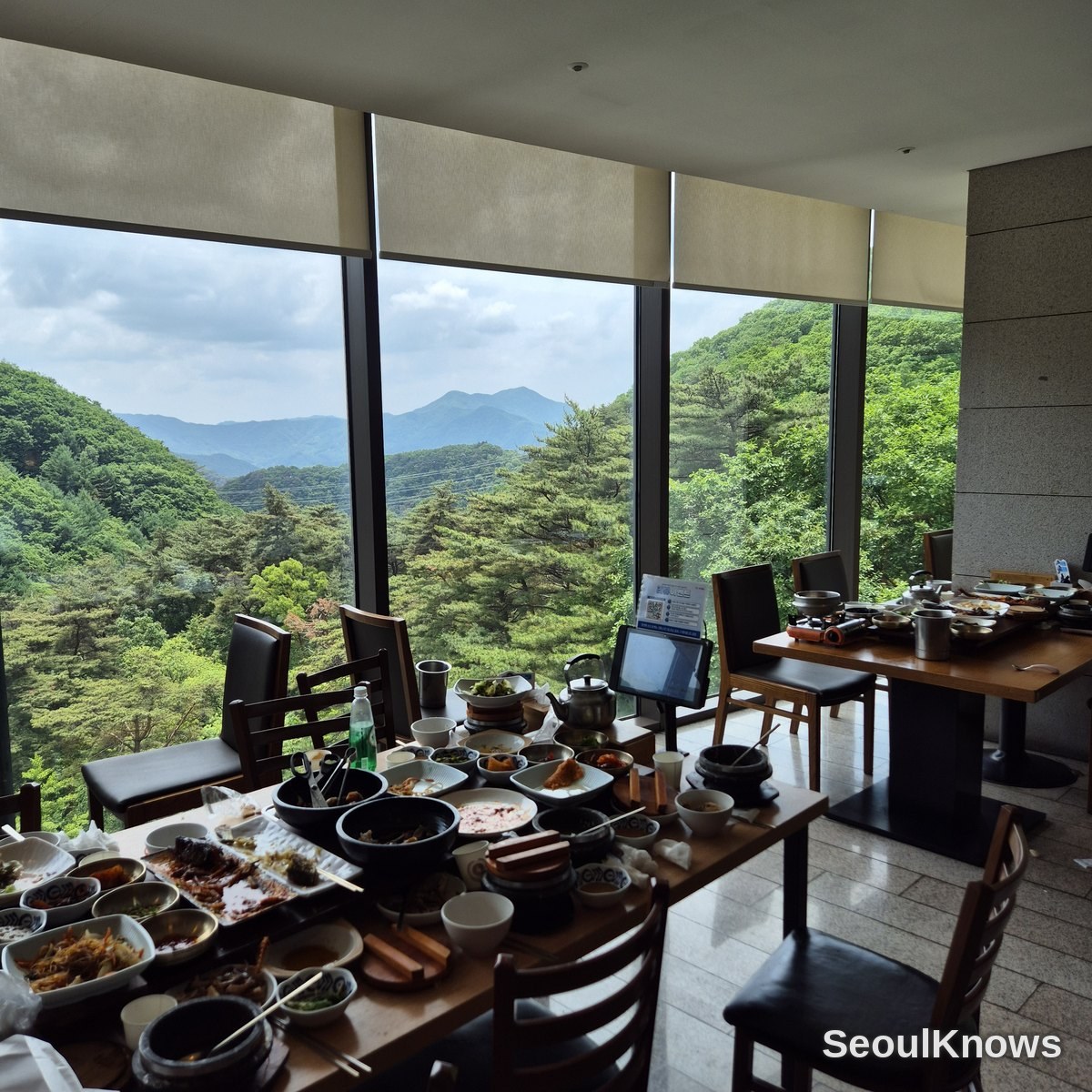 Deulbap-ae forest-view seating