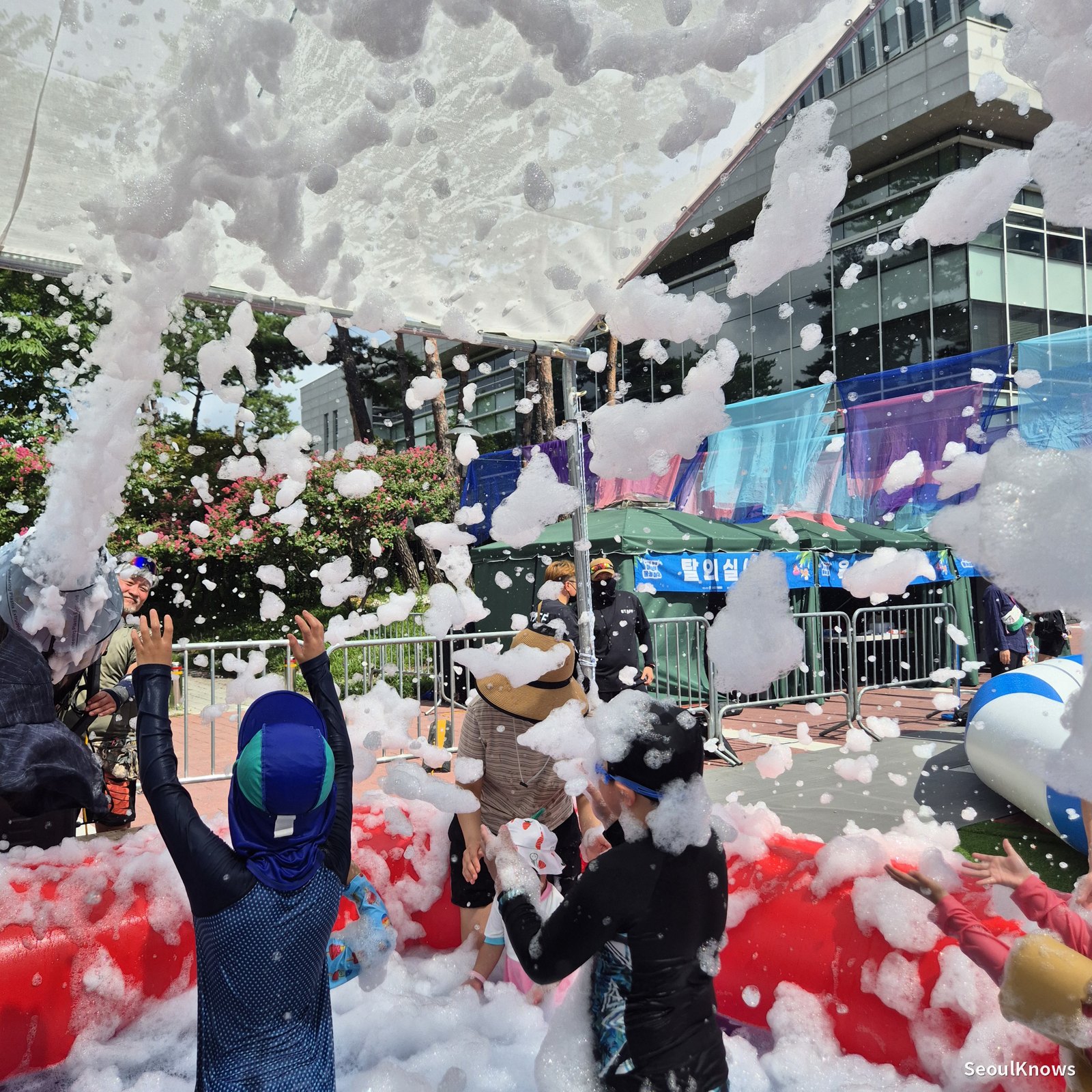 Foam show at Mapo Children's Water Playground