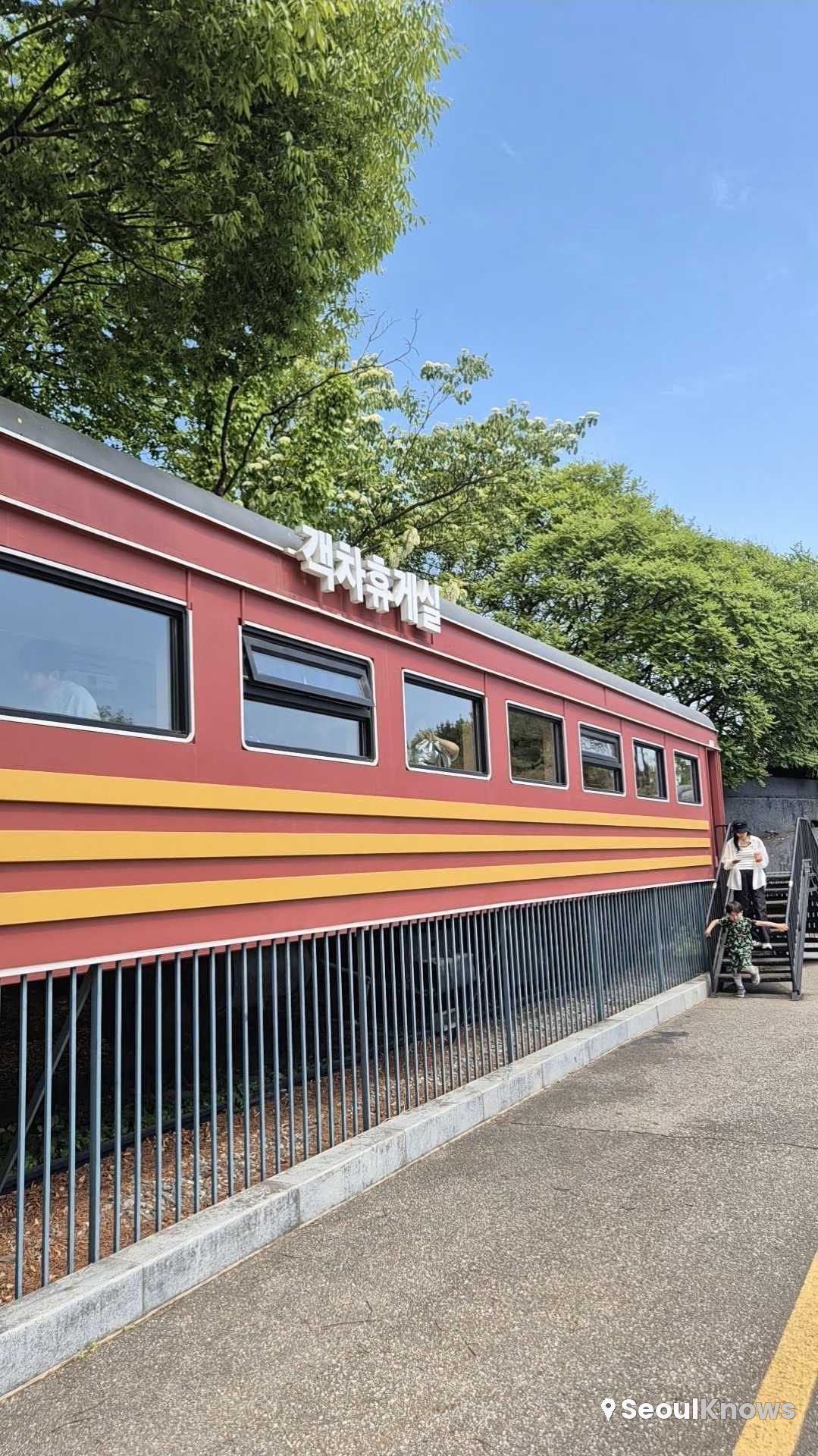 Train-car themed rest area exterior