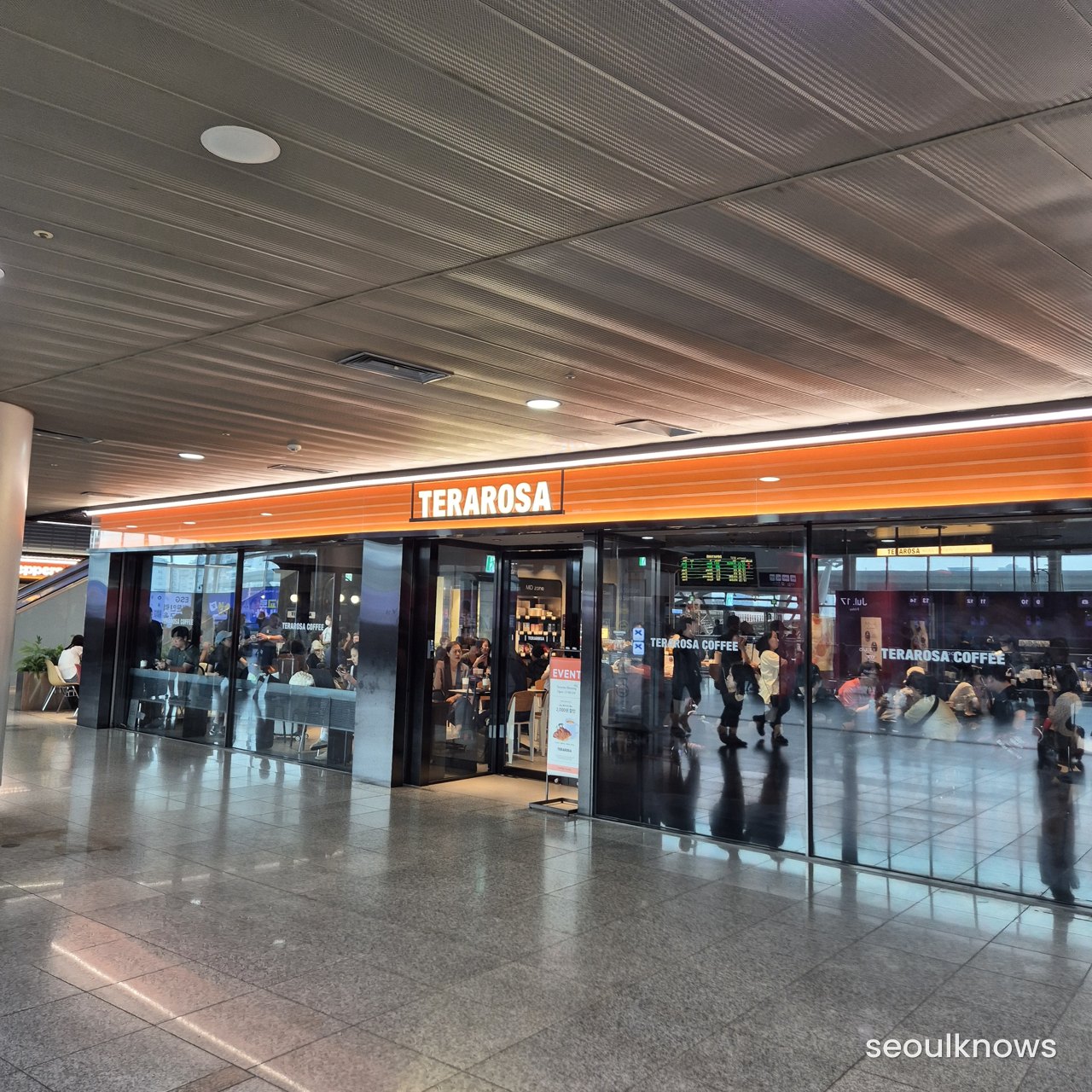 Cafe area inside Seoul Station