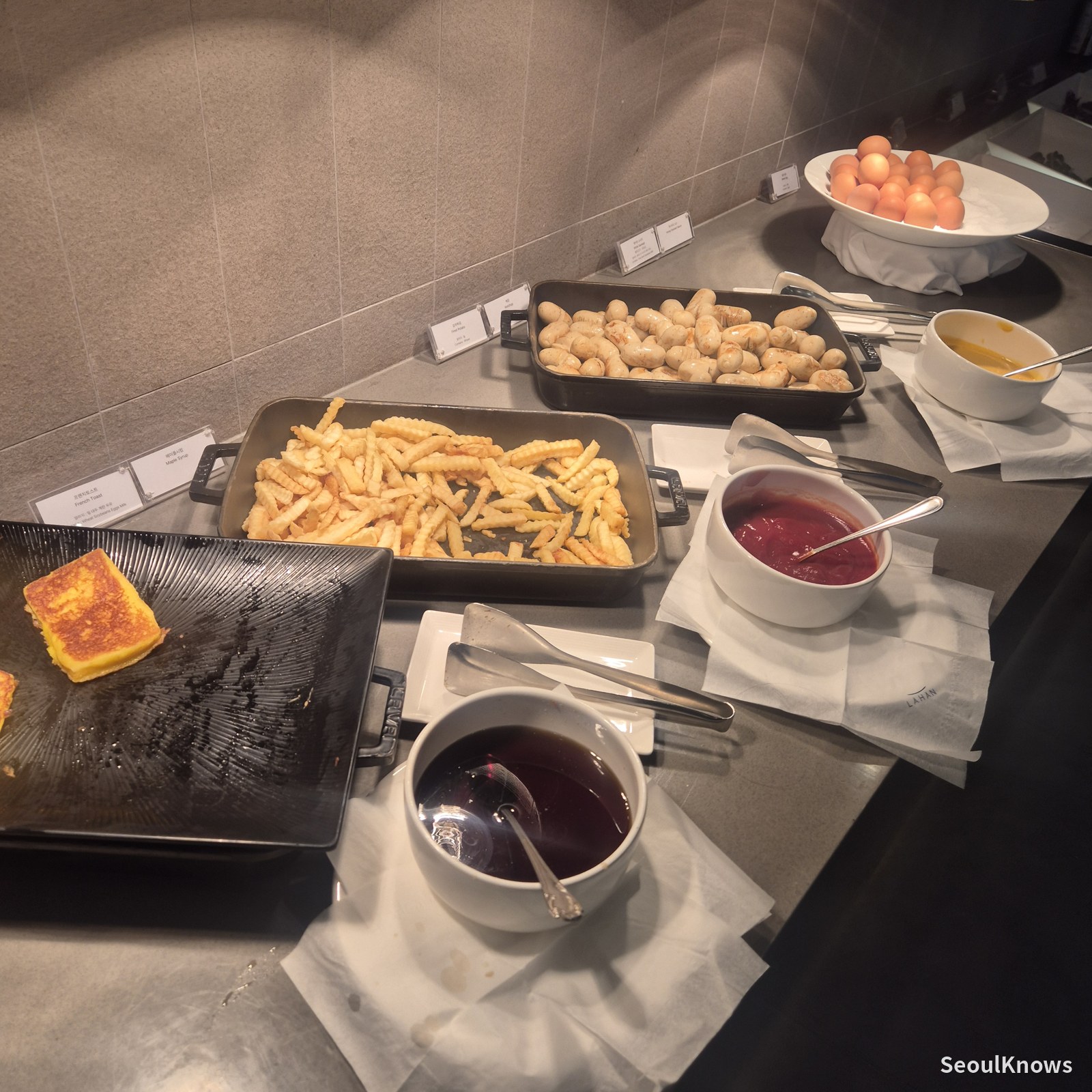 Warm fried breakfast dishes