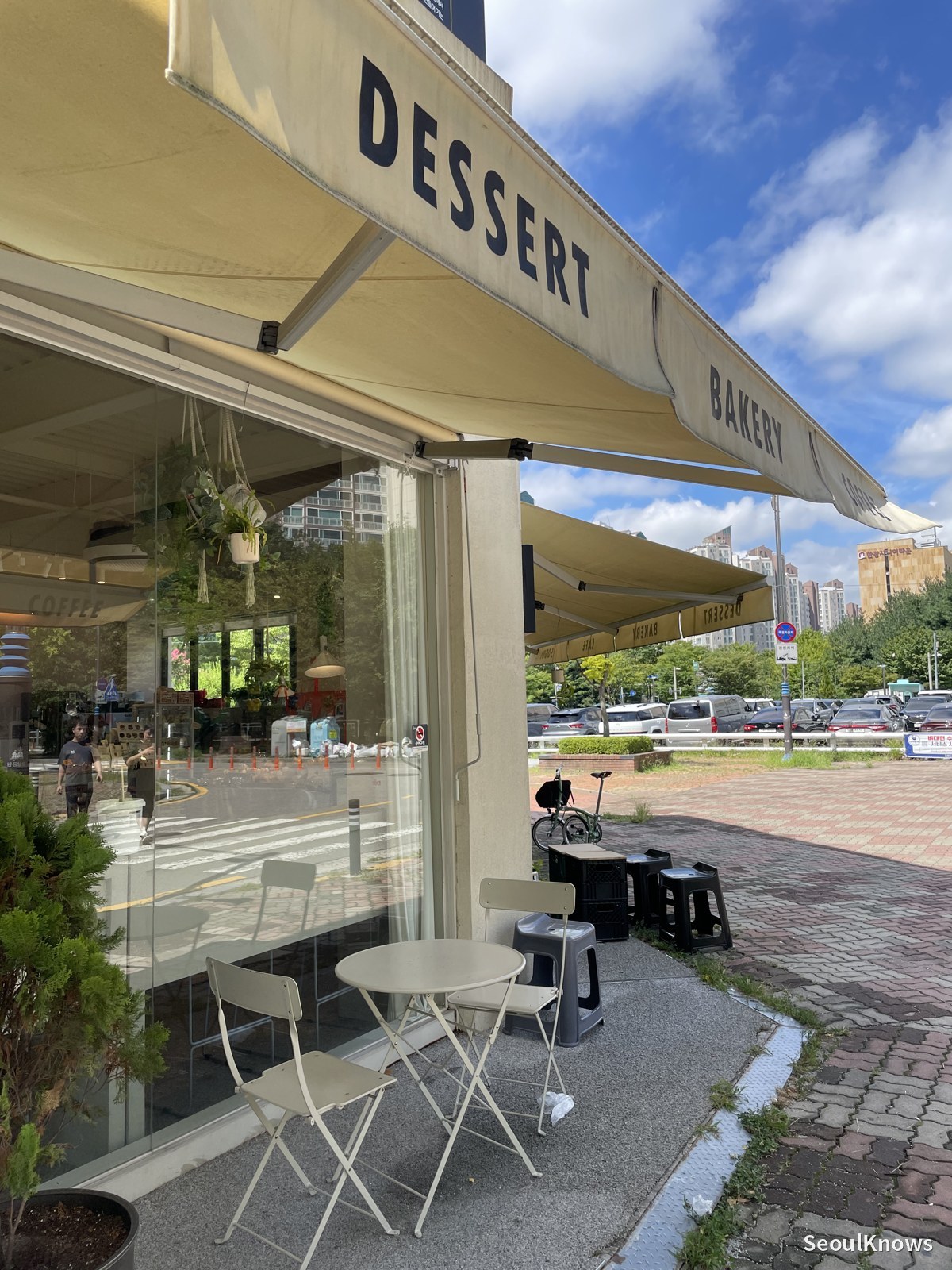 Sogulsok Gimpo outdoor terrace seating