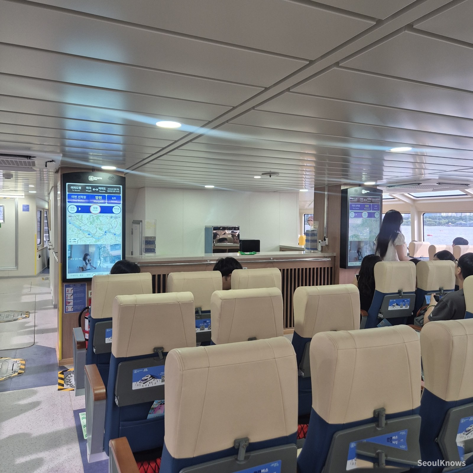 Clean Hangang Bus cabin seats