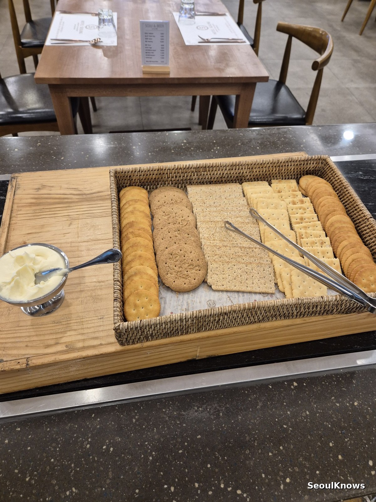 Bread and jam selection at the Hotel Susung breakfast buffet