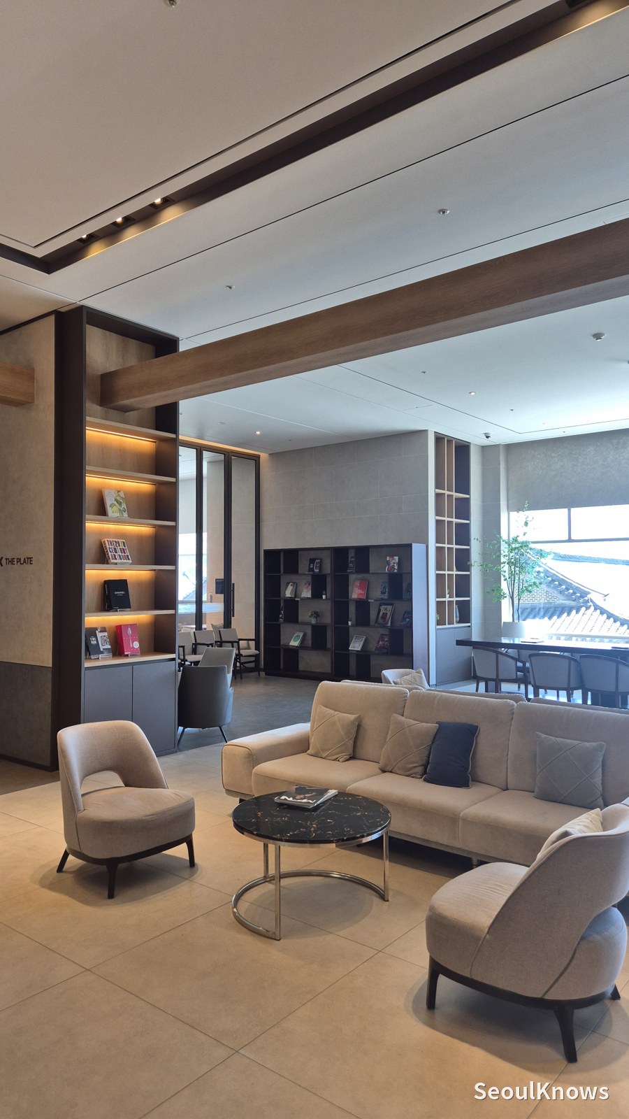 Lahan Hotel Jeonju lobby lounge seating