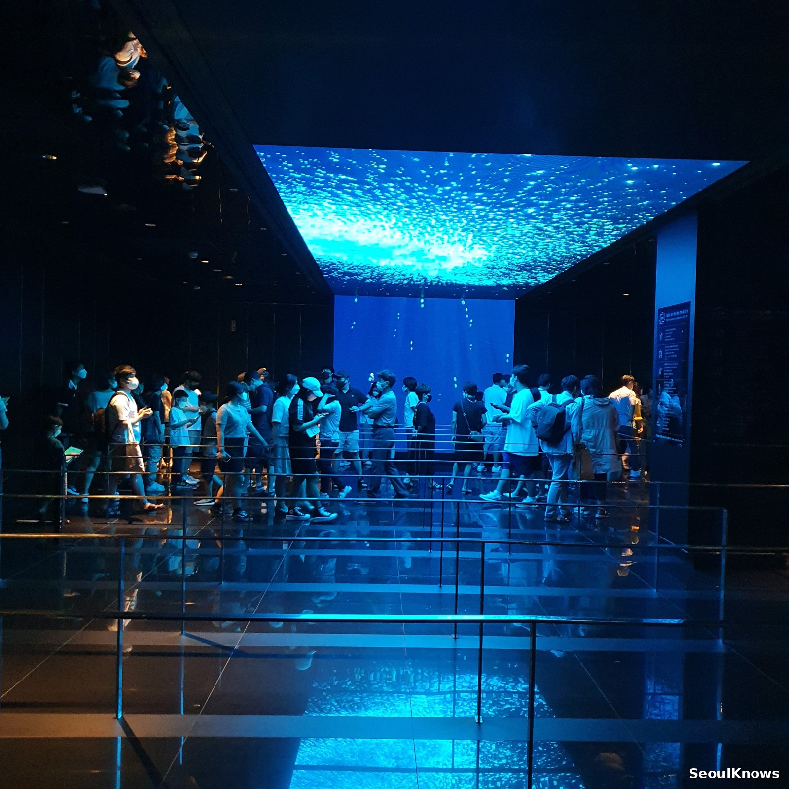 Media art tunnel on the way to the Seoul Sky elevator