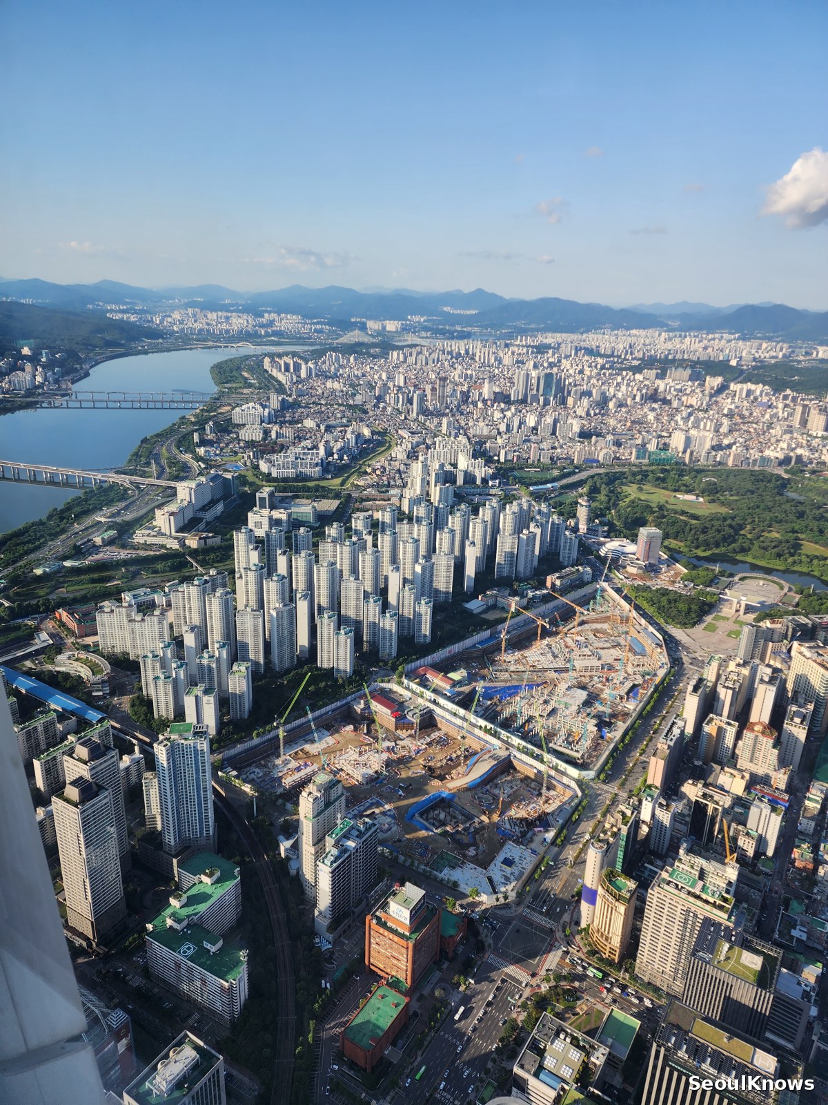 Clear day panorama of Seoul from Seoul Sky