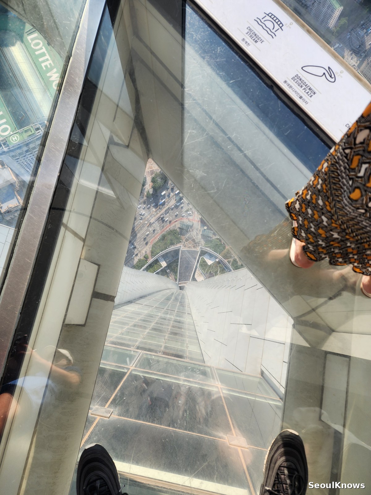 Glass floor Sky Deck at Seoul Sky looking straight down