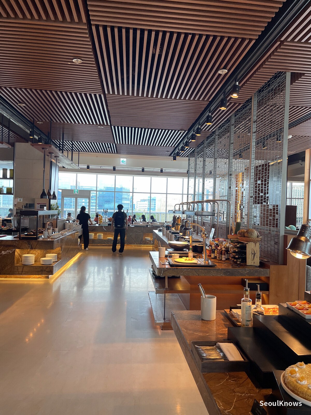 MoMo Cafe buffet hall at Courtyard by Marriott Seoul Pangyo
