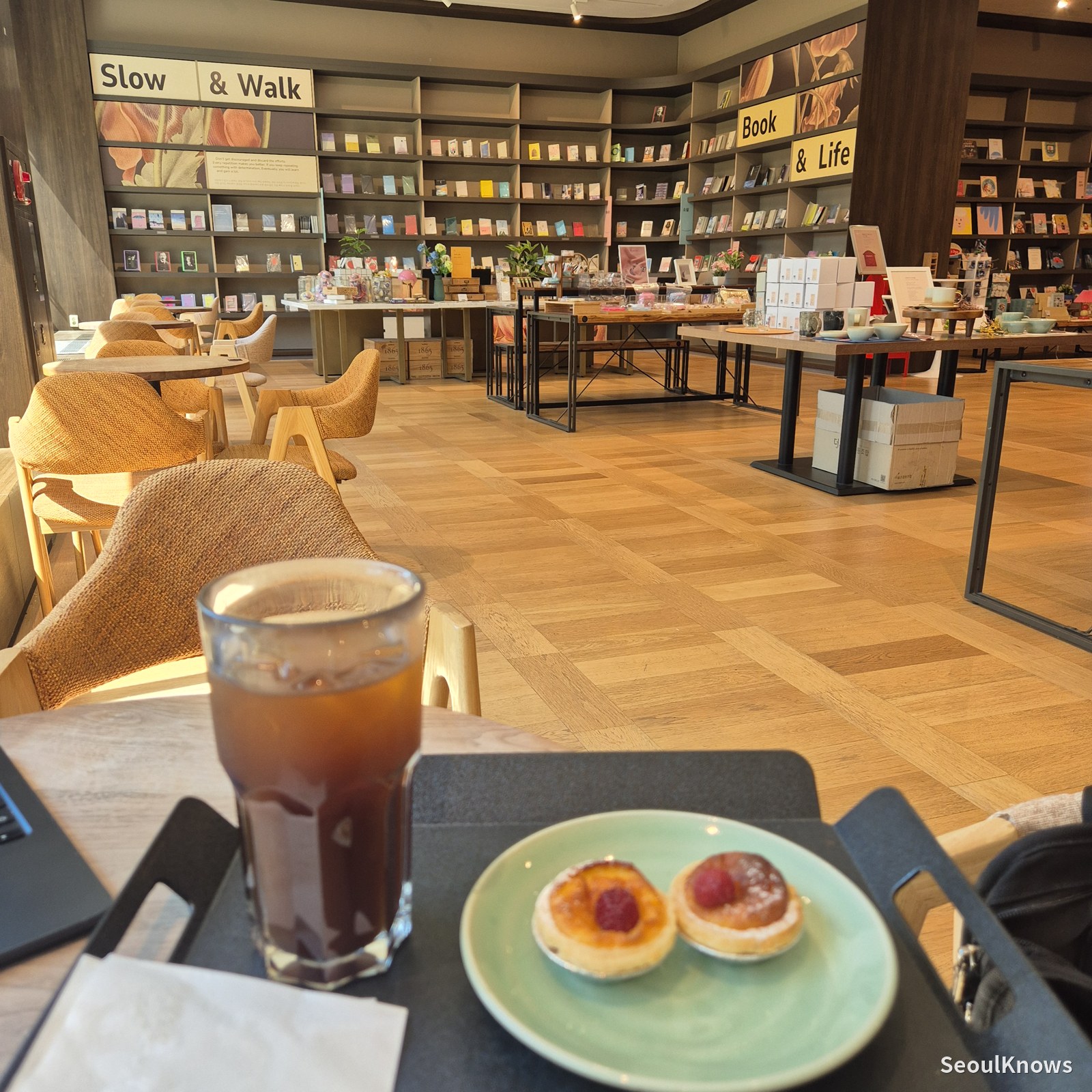Iced tea and tarts at the bookstore café