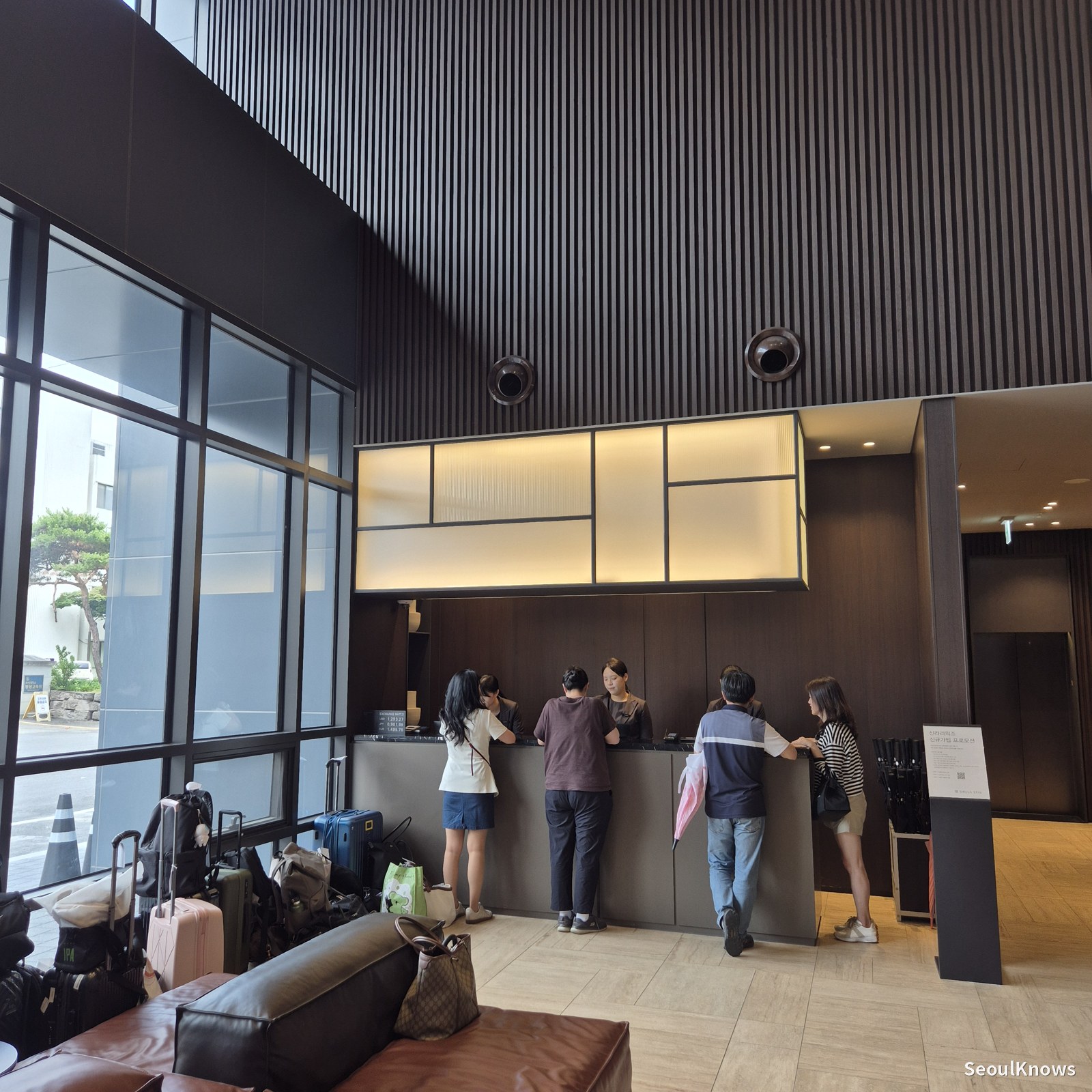 Shilla Stay Jeonju check-in desk