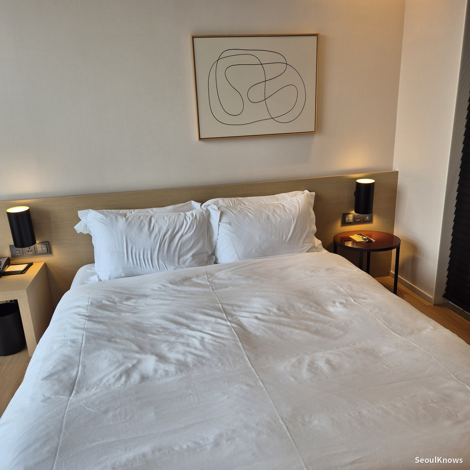 Shilla Stay Jeonju ondol room bed