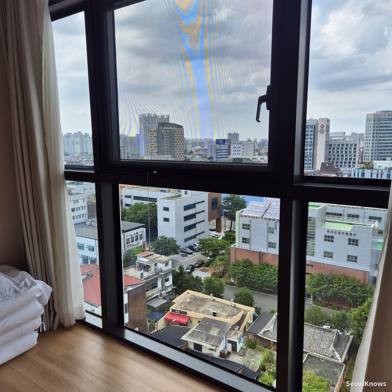 Shilla Stay Jeonju room window city view