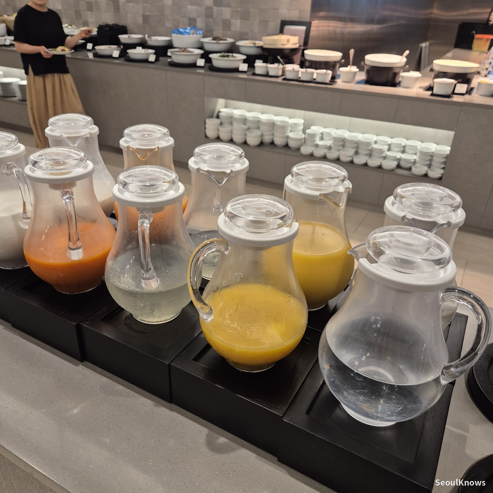 Shilla Stay Jeonju breakfast juice and drinks