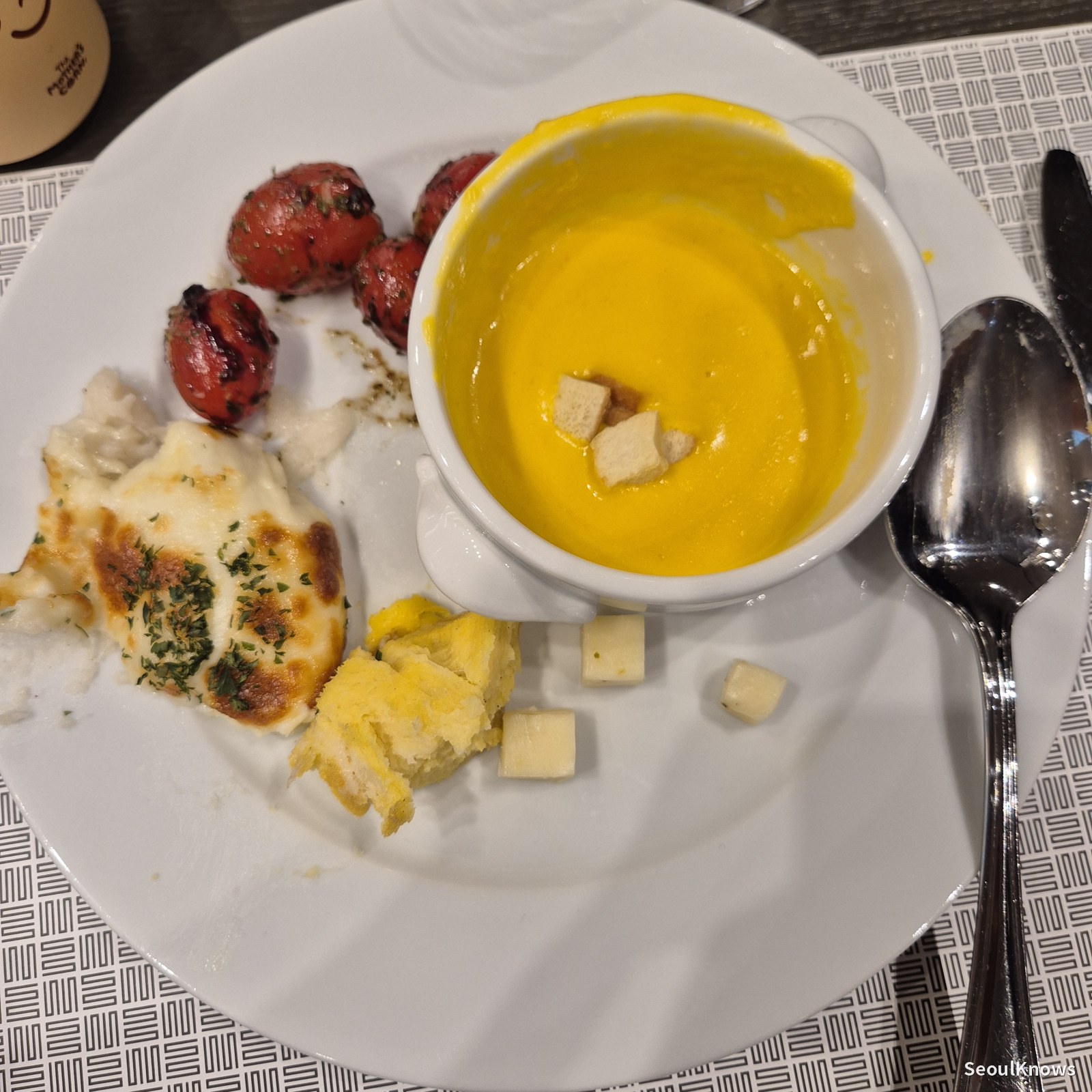 Shilla Stay Jeonju breakfast plated with soup
