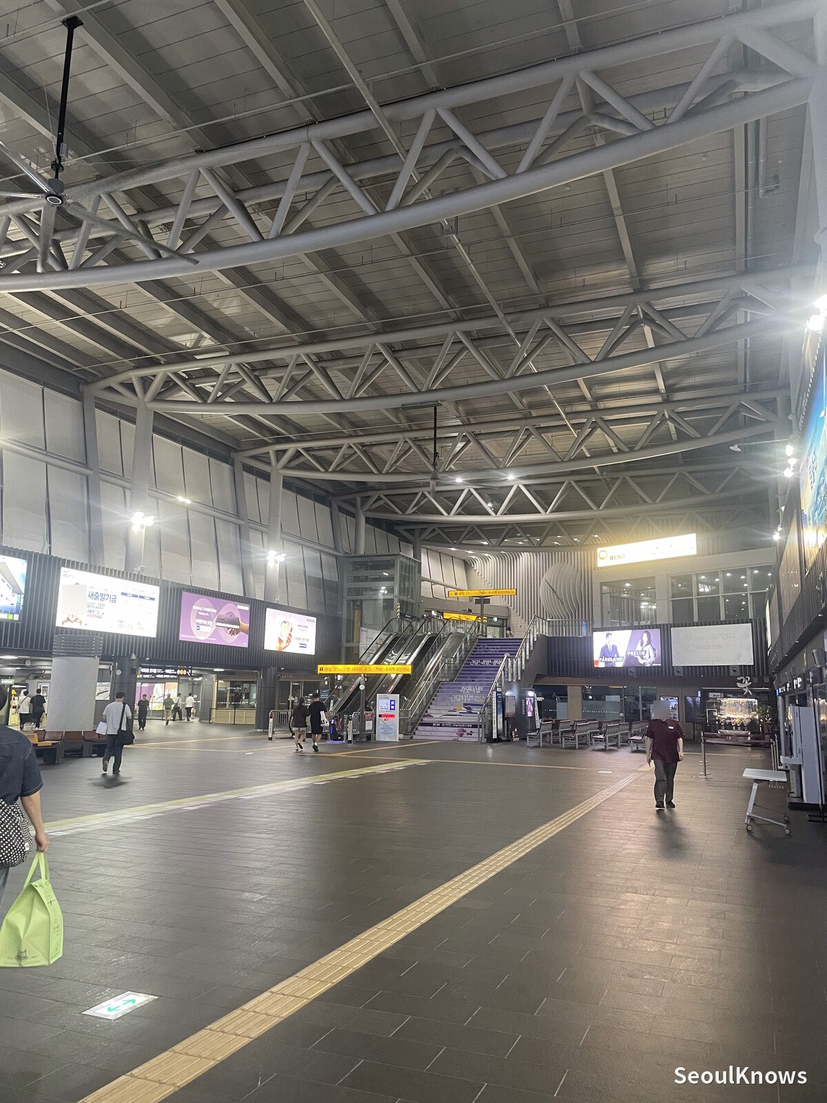 Suseo Station SRT concourse in Seoul